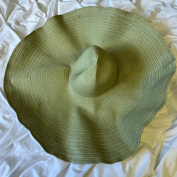 Floppy hat - Picture 2 of 3